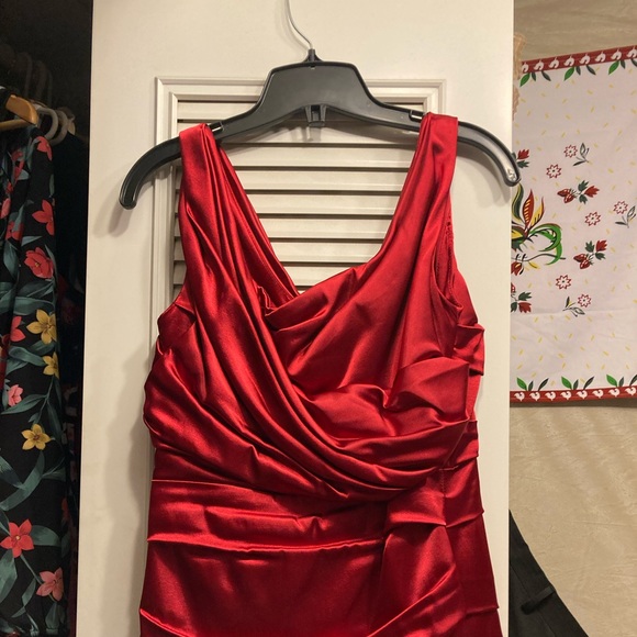 Le Chateau Red Silk Dress - Picture 5 of 8